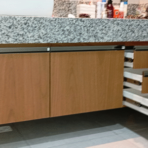 Gabinete Suspenso com Gavetas Cesto Embutidas para Banheiro