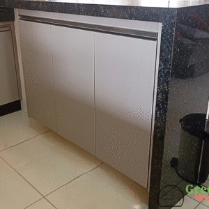 Mini Despensa Planejada com Design Moderno