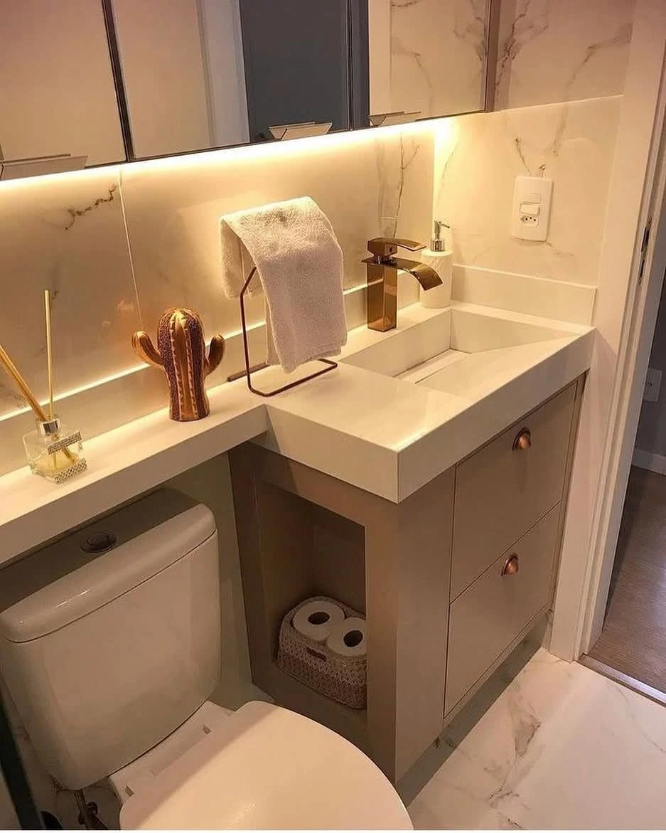 Home 32 Gabinete de banheiro funcional e elegante.